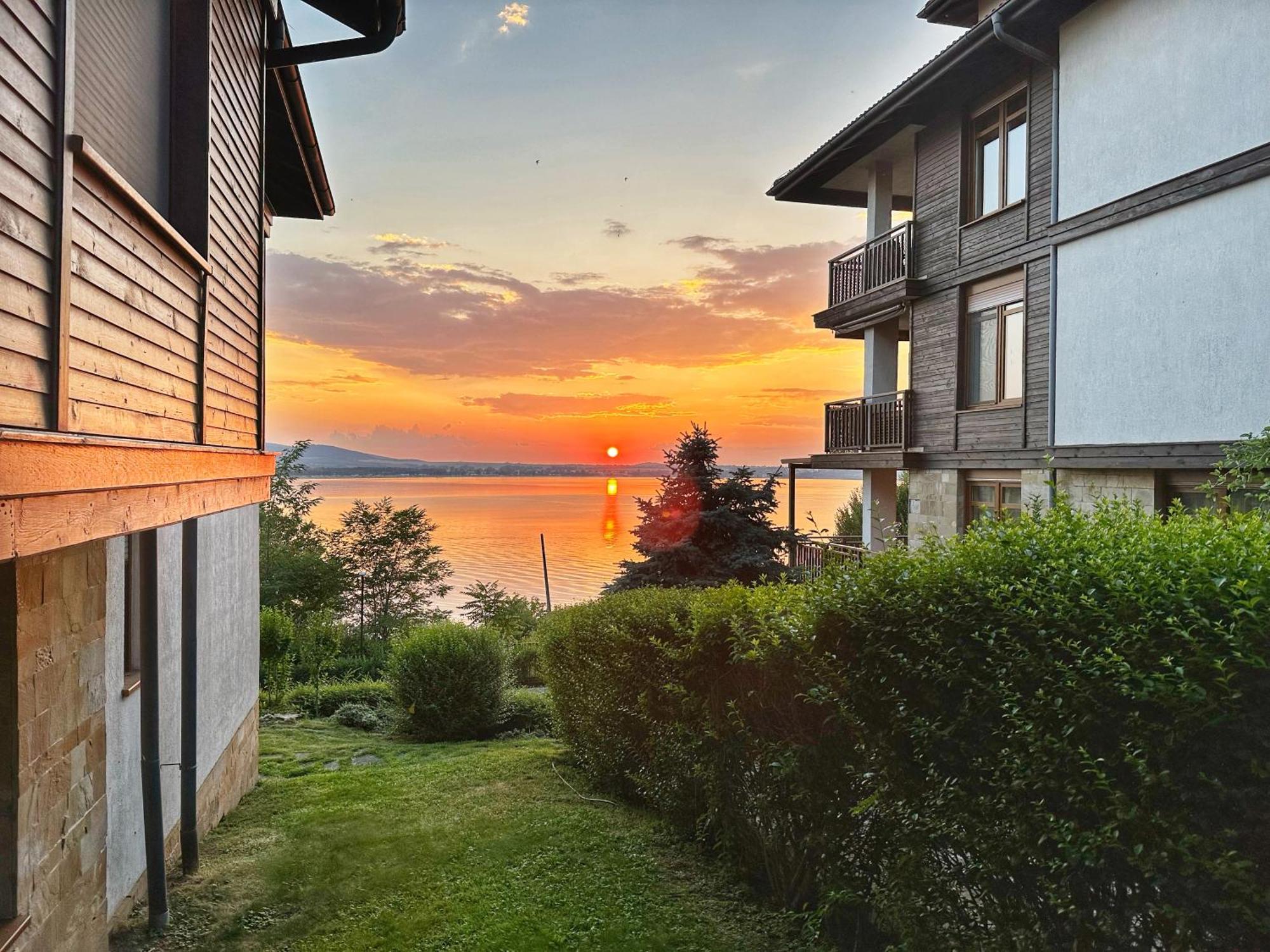 Sm Lovely Apartments On The First Line In Sozopol Exterior photo