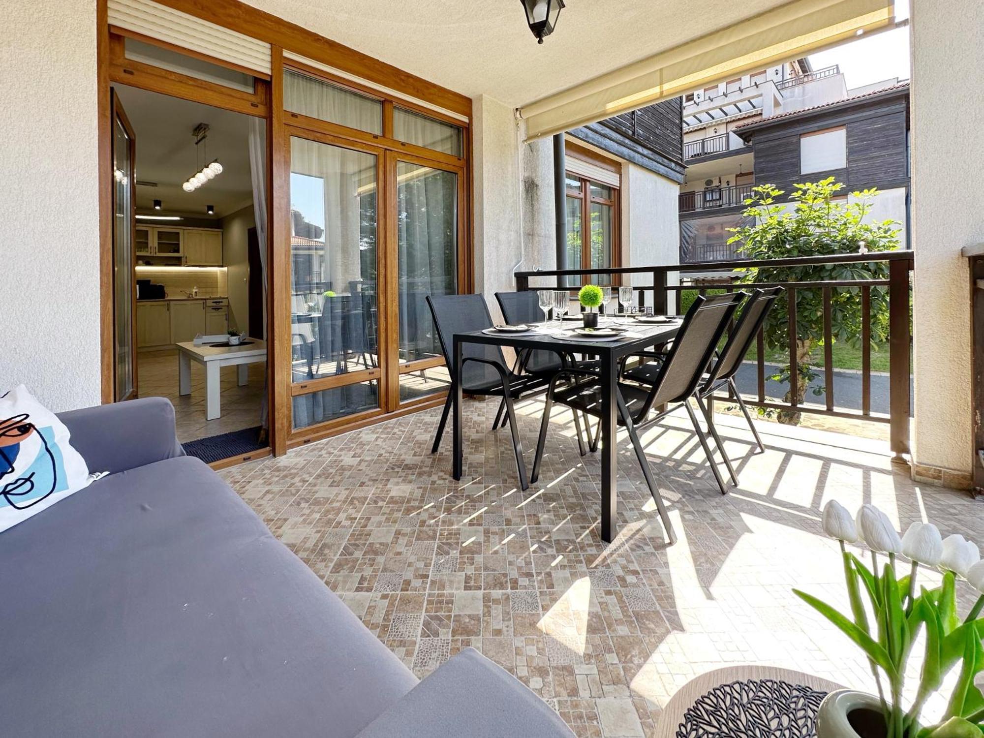 Sm Lovely Apartments On The First Line In Sozopol Room photo