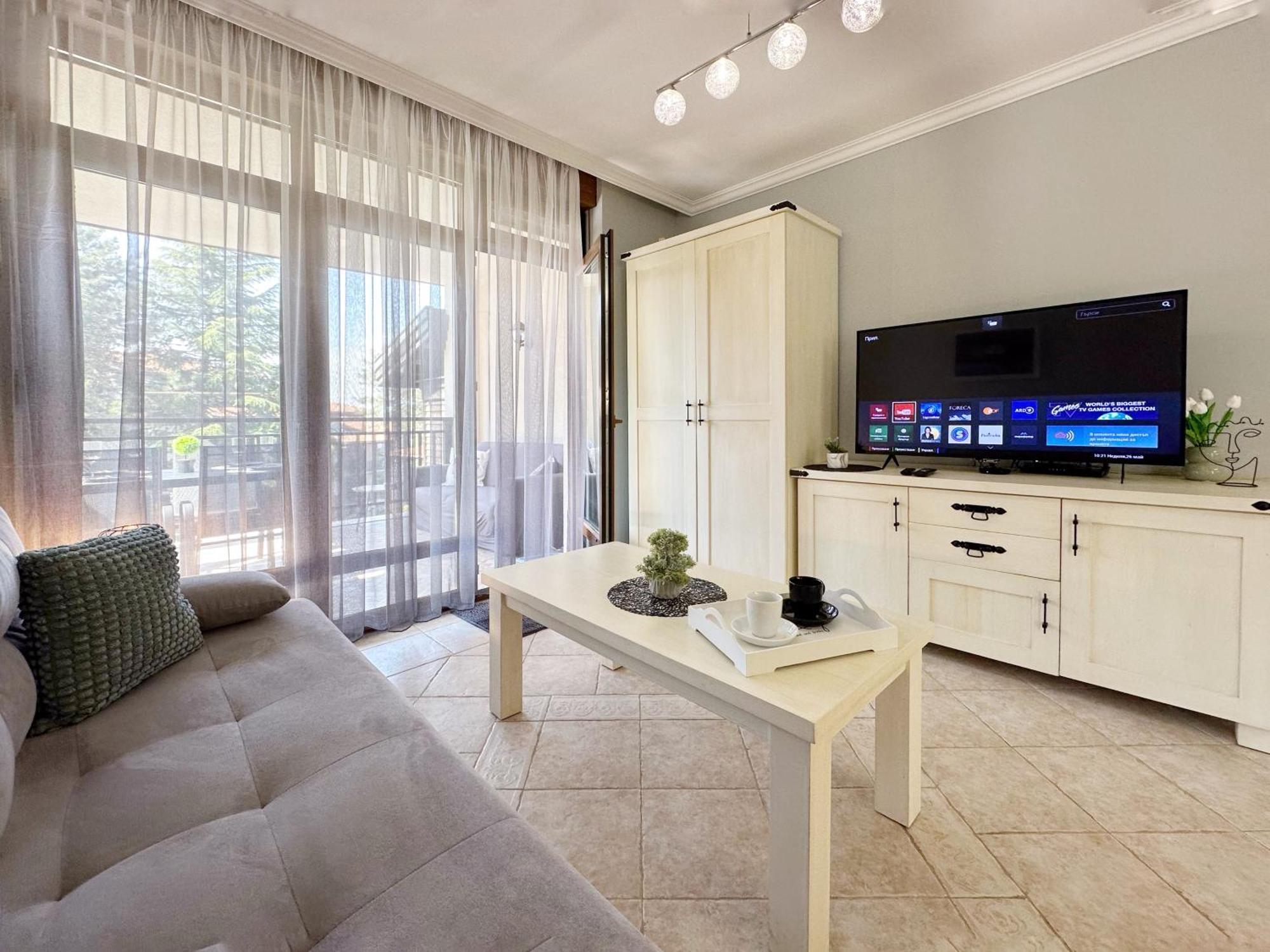 Sm Lovely Apartments On The First Line In Sozopol Room photo