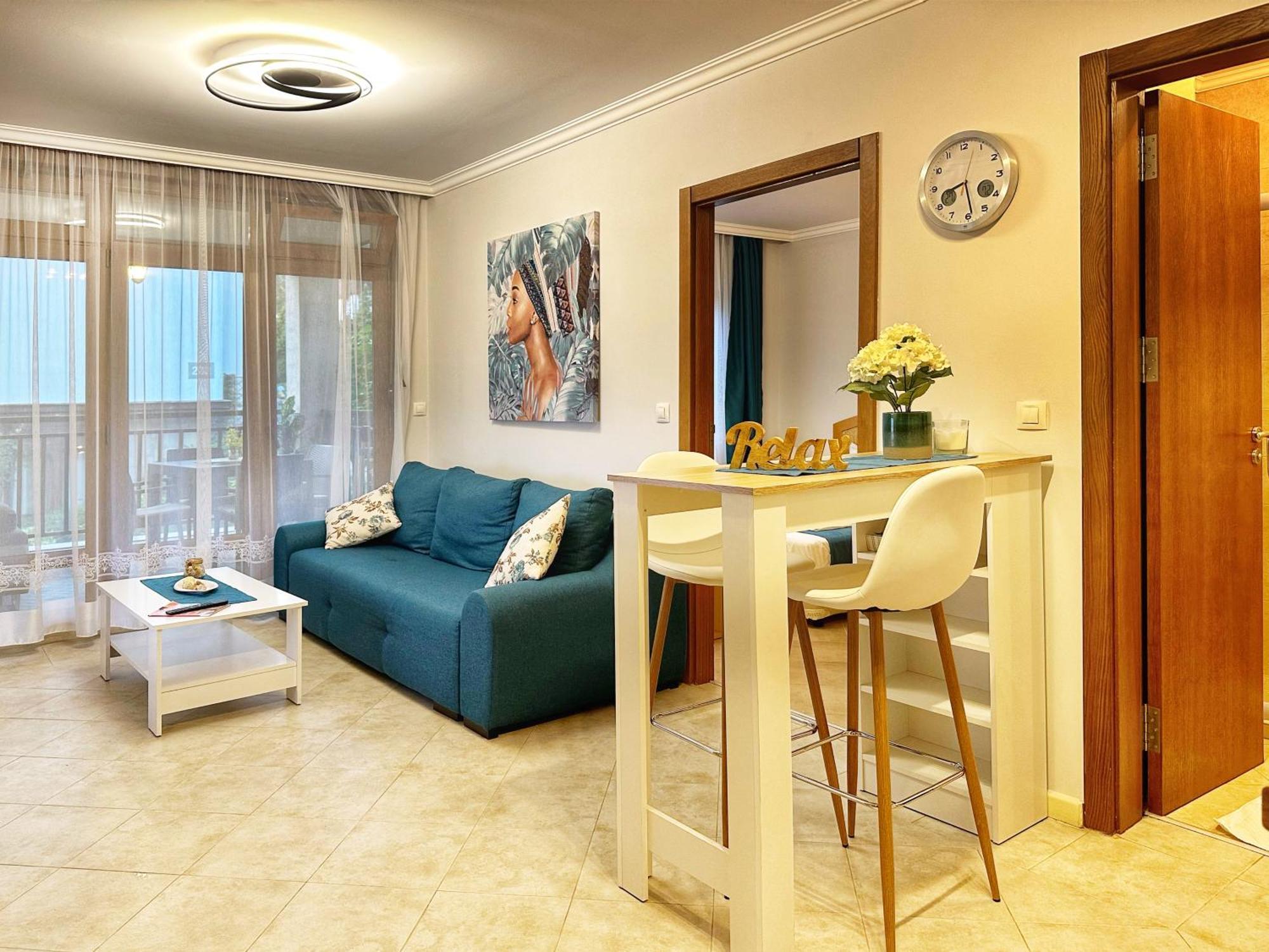 Sm Lovely Apartments On The First Line In Sozopol Room photo