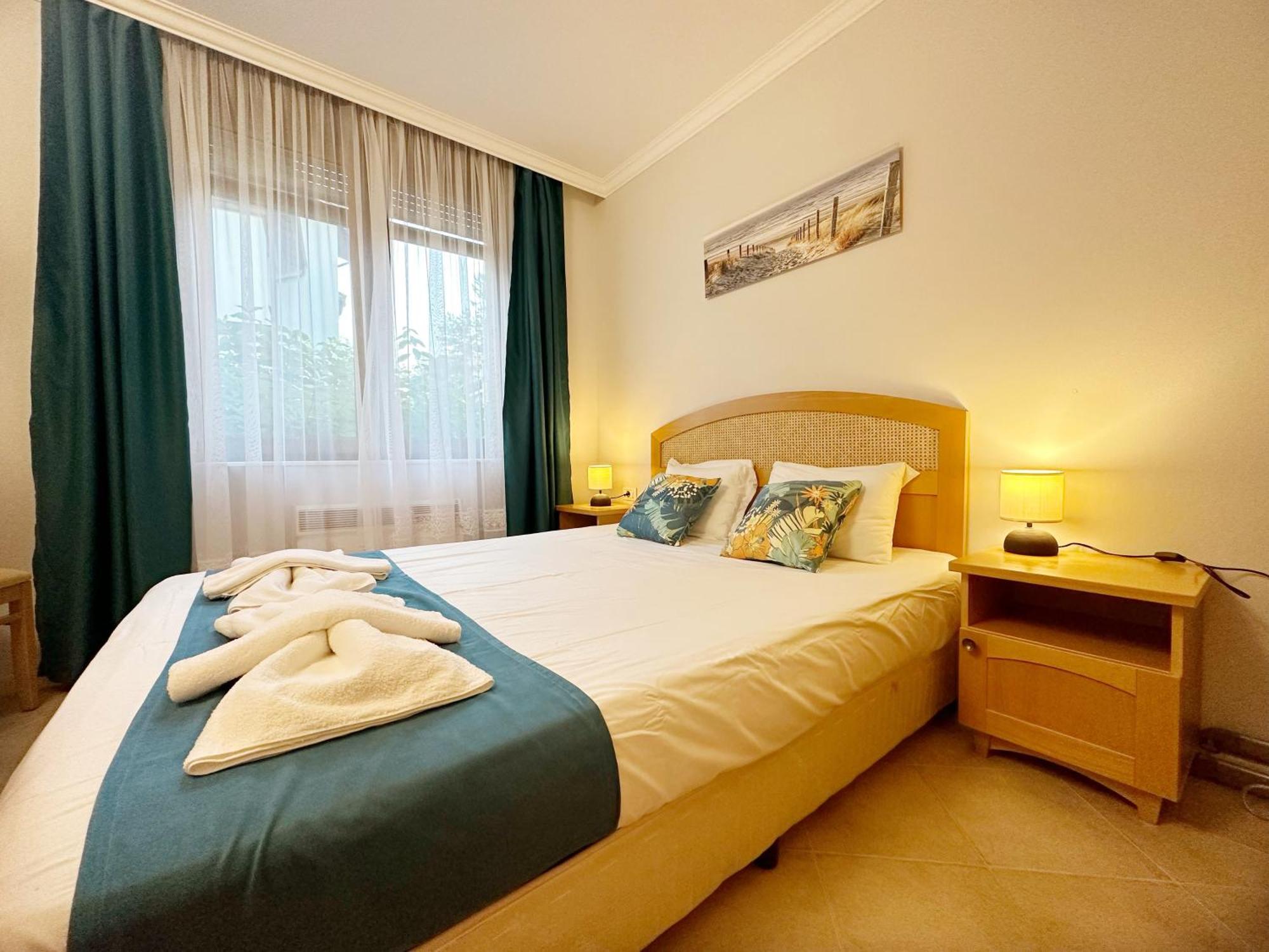 Sm Lovely Apartments On The First Line In Sozopol Room photo